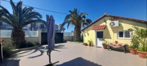 Theologos House | Rianna Studio