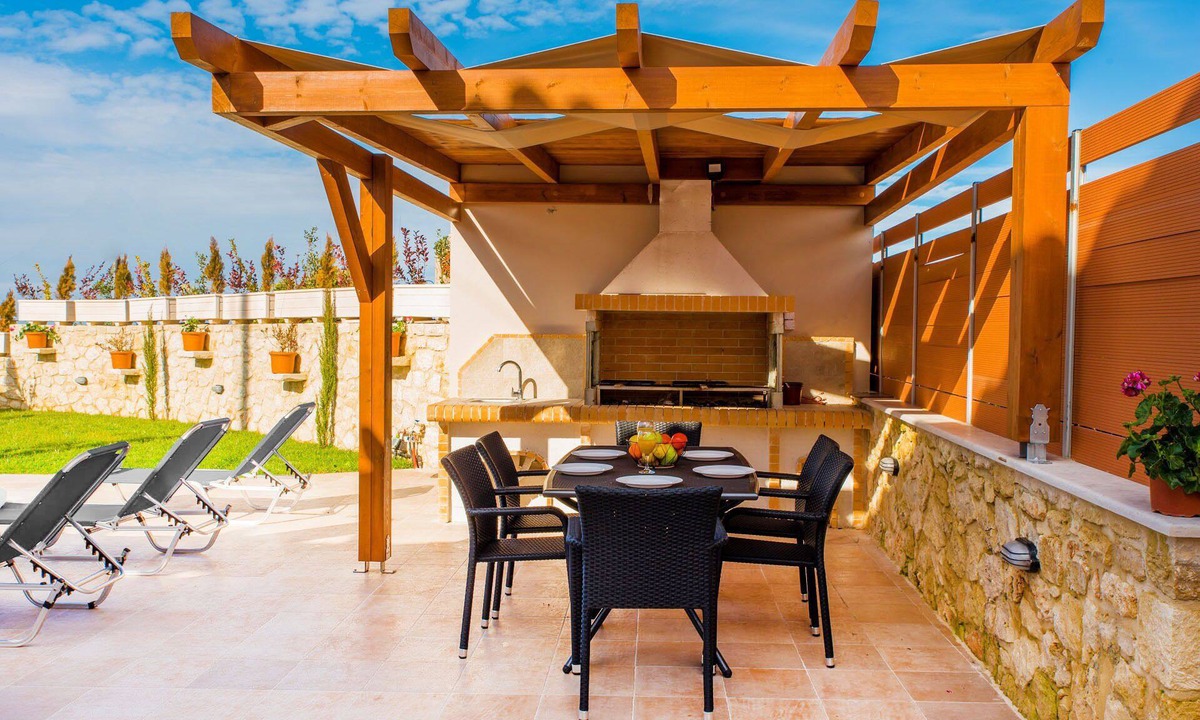 Skouloufia Villa | Rose Villa with Private Pool