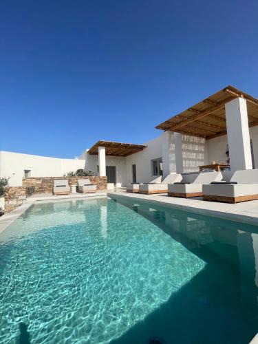 Antiparos Villa | Saliagos villas complex with private pools