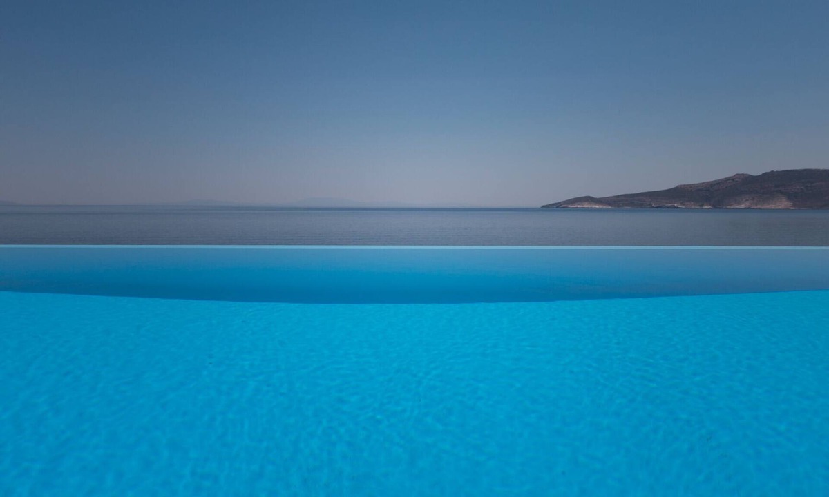 Agia Marina Mikrolimanou Villa | Seafront Aegeans blue pearl over infinity pool
