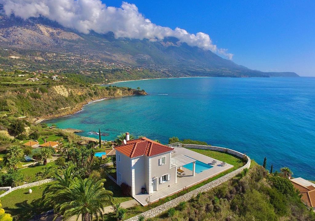 Karavados Villa | Seafront Villa Kefaloniaprivatevillas