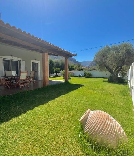 Diakofto Apartment | Secret Garden