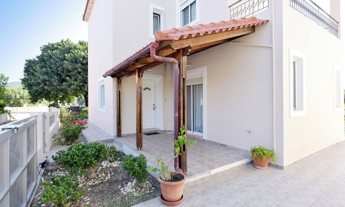 Pastida House | Seraina House
