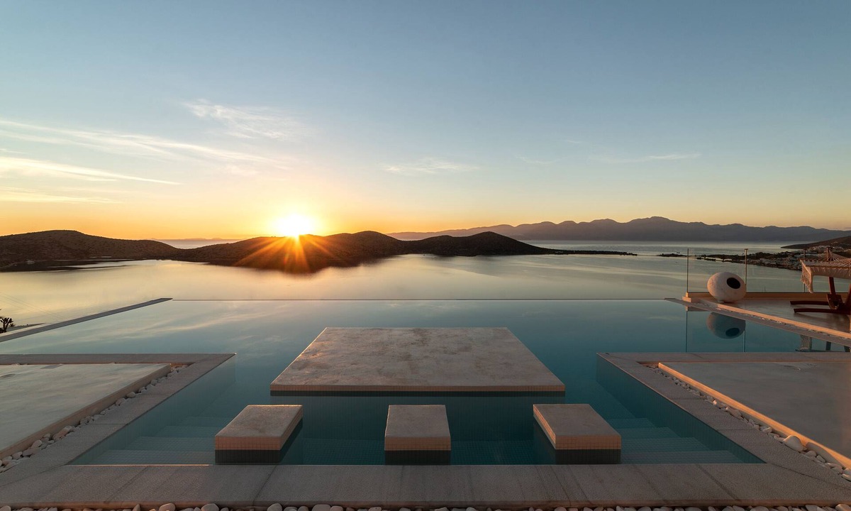 Mavrikiano Villa | Serenity Art Villa