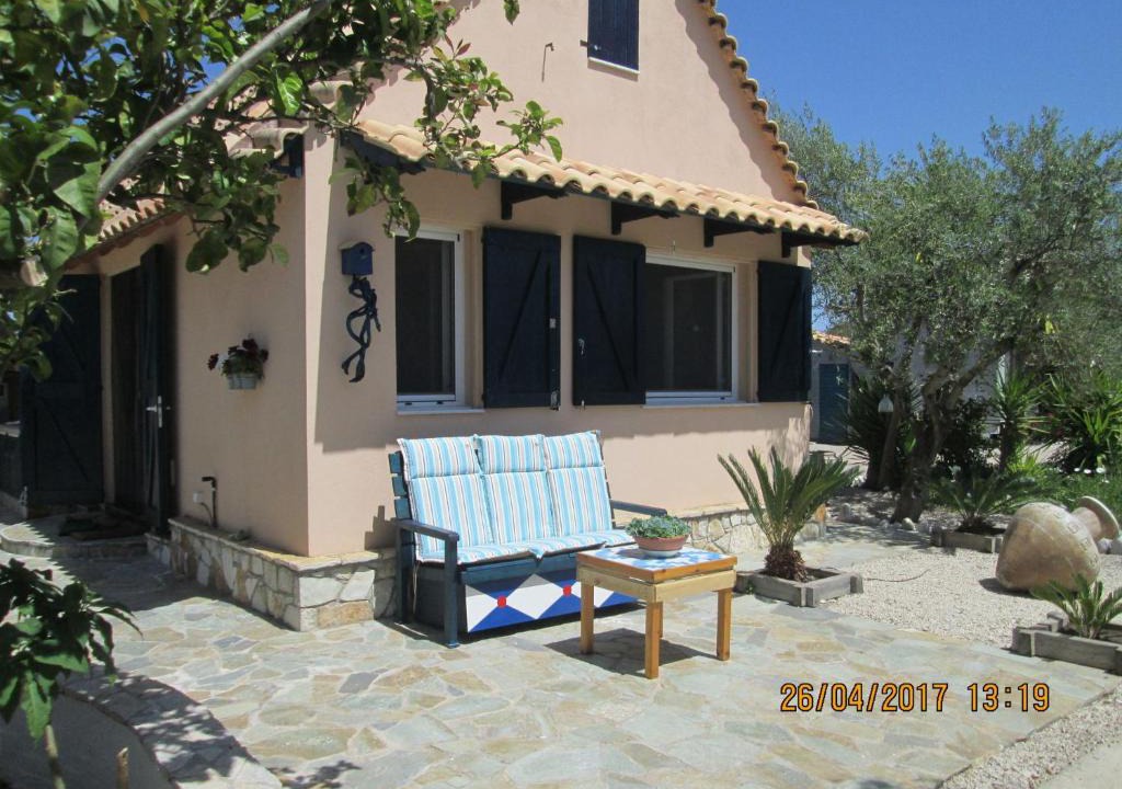 Messini House | Spacious chalet on a plot of 4000m2 with fruit trees near the beach in Messinia
