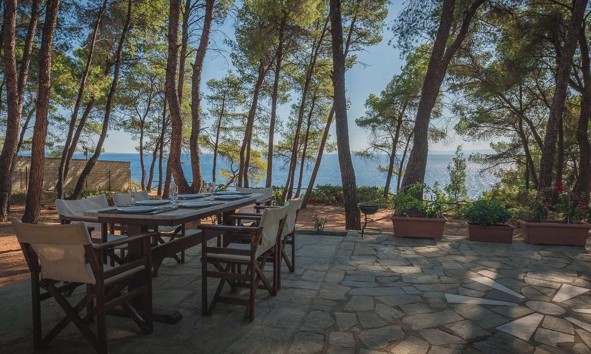 Metamorfosi Villa | Squirrel Beach Front Villa, Metamorfosi