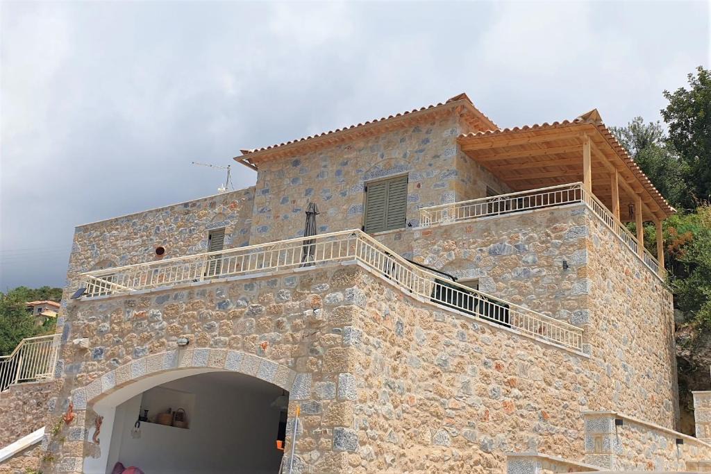 Lefktron House | Stoupa Villa Daniela