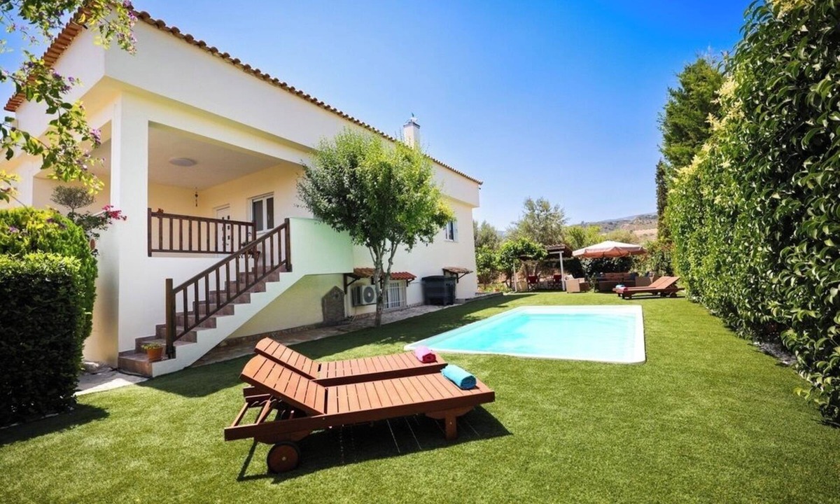 Kato Diminio Villa | Stunning Greek Villa-private pool-beach-sleeps 8