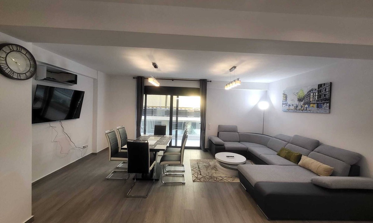 Kinosargous Apartment | Stylish Vacation Apartment.Metro FIX 180 mtr