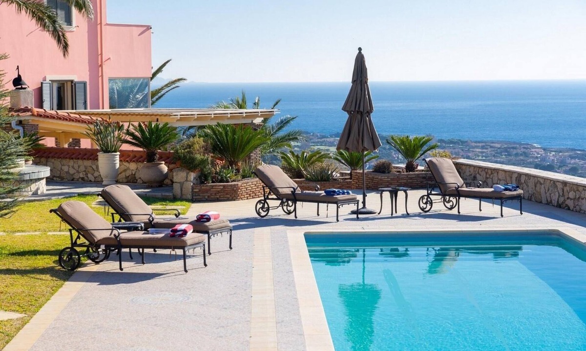 Menegata Villa | Sunset Mansion Kefalonia
