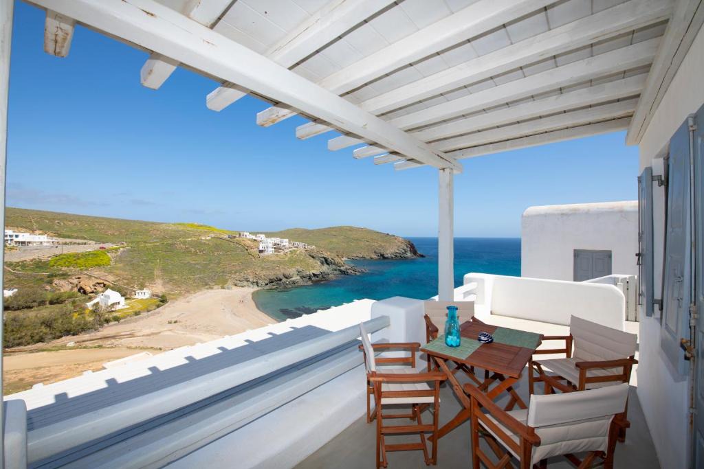 Xilokeratidi Apartment | Superior Beachfront Apartment 1 with view to the Aegean Sea
