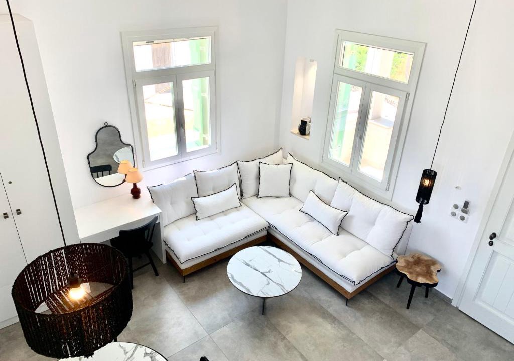 Aroniadika House | Syboro