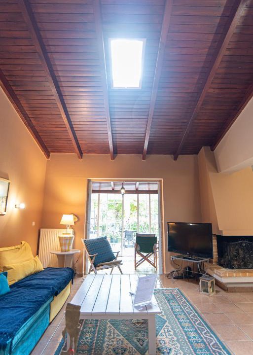 Kifisia Apartment | The Country ArtHS Retreat