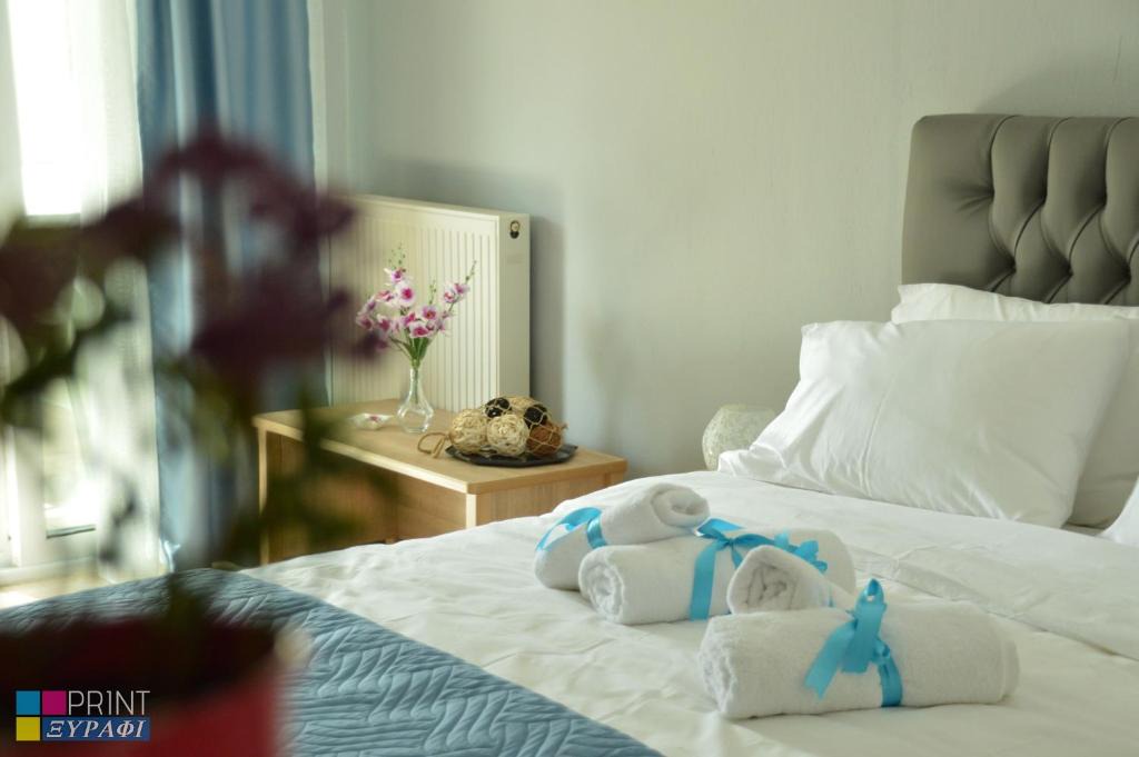 Nea Peramos Apartment | The L Studio