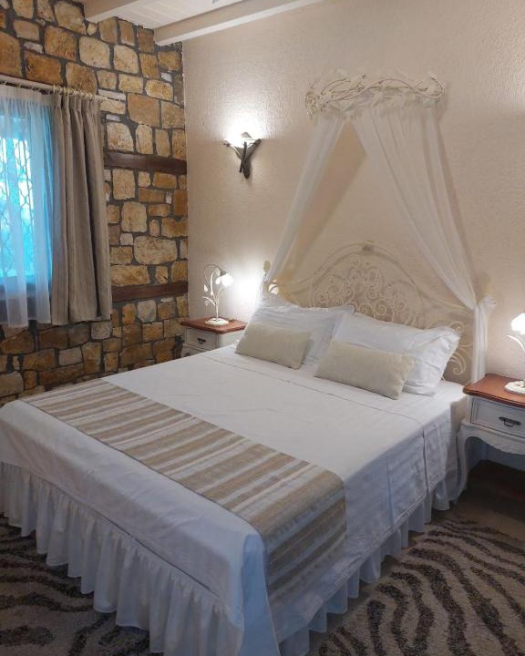 Oraiokastro House | The Stone Heaven