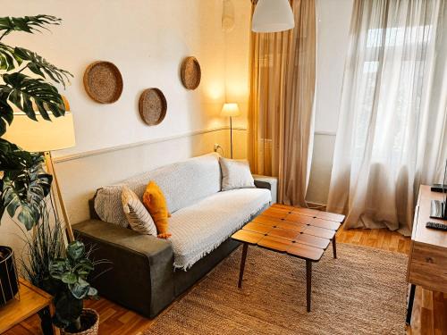 Old Town Apartment | Traditional 3-Bedroom House in Old Town Xanthi - Meno Homes 3