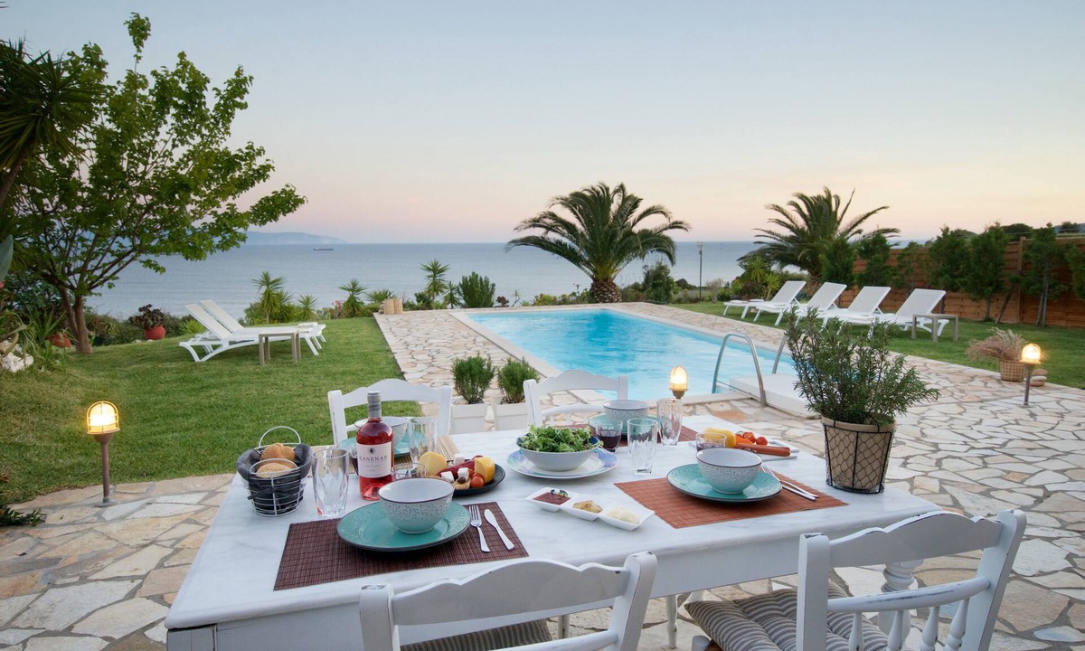 Karavados Villa | Trapezaki Villas