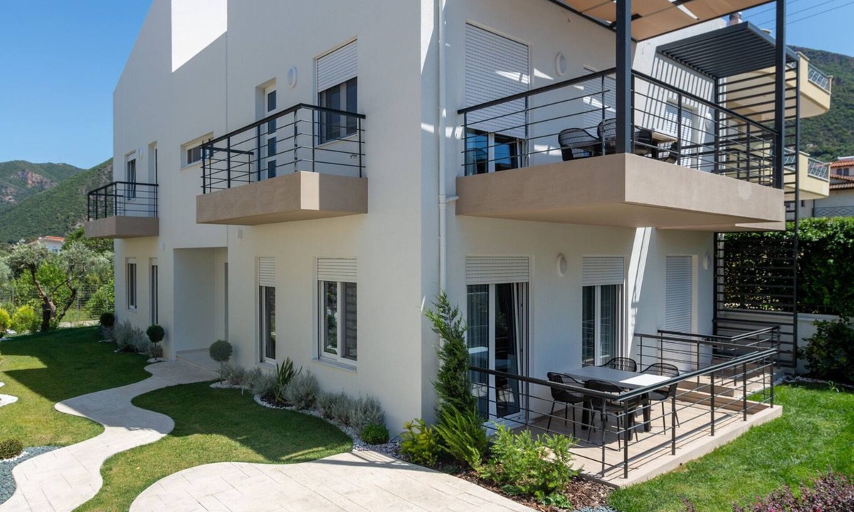 Psathopirgos Apartment | Two Olive Trees - "Root" Apartment