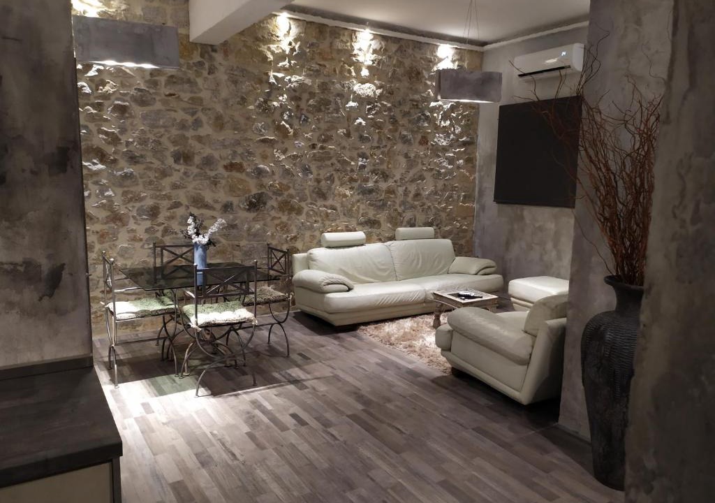 Papagou-Holargos House | Unique Luxury House