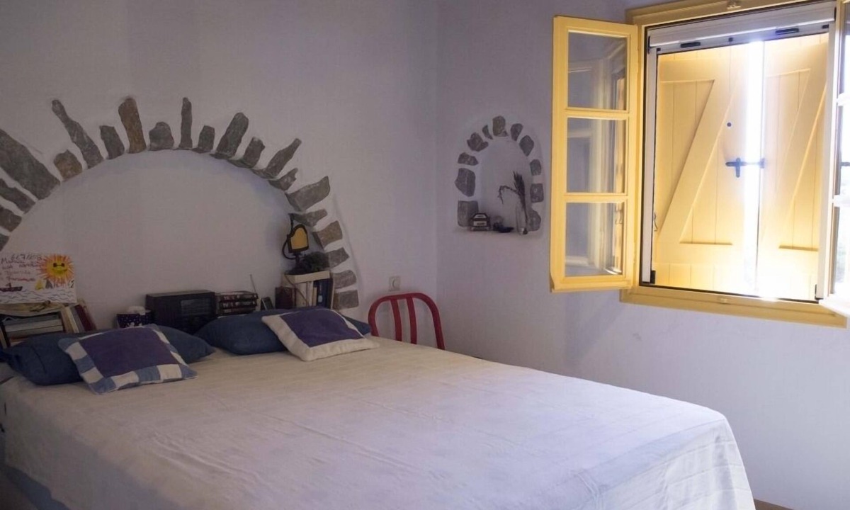 Ag. Georgios Villa | Unique villa, peaceful area, 1.600cc SUV and boat trips included in price