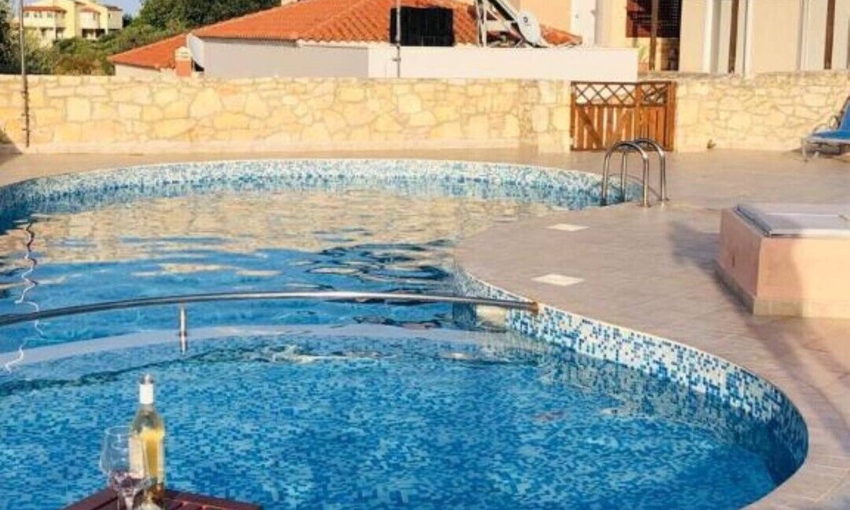 Megala Chorafia Villa | Villa Alysso, fully equipped, modern with shared pool & sea and mountain view
