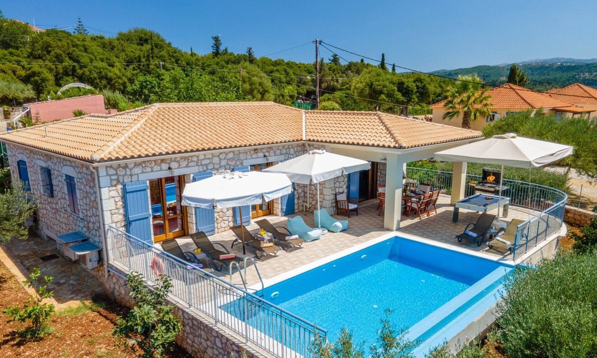Tzamarelata Villa | Villa Annita by Villa Plus