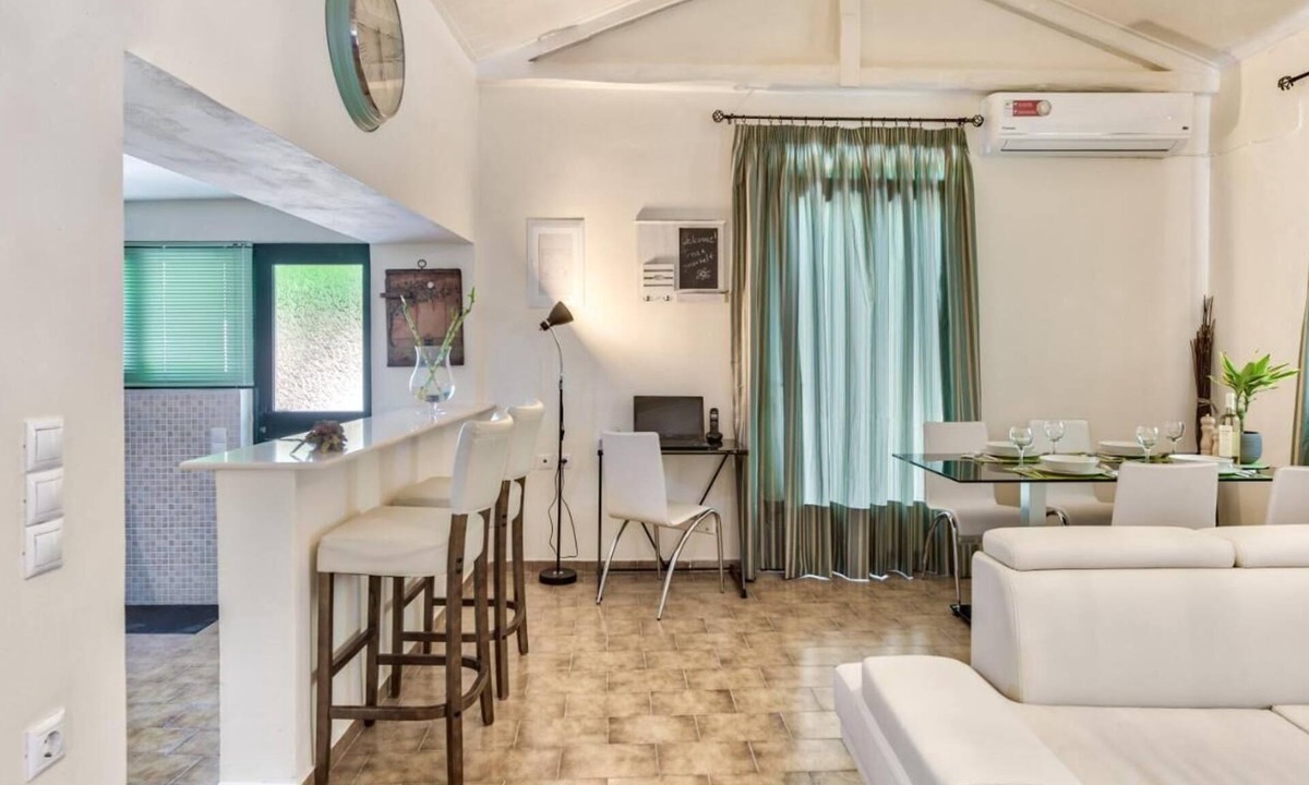 Xirokastello House | Villa Canella is situated in the beautiful and famous village Vasiliko