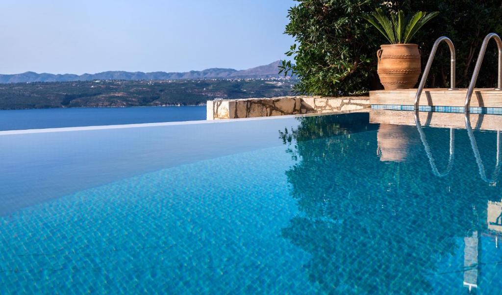 Megala Chorafia Villa | Villa Majestic Crete heated pool and sauna