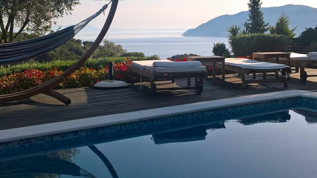 Alonissos Villa | Villa Mirothea Alonissos