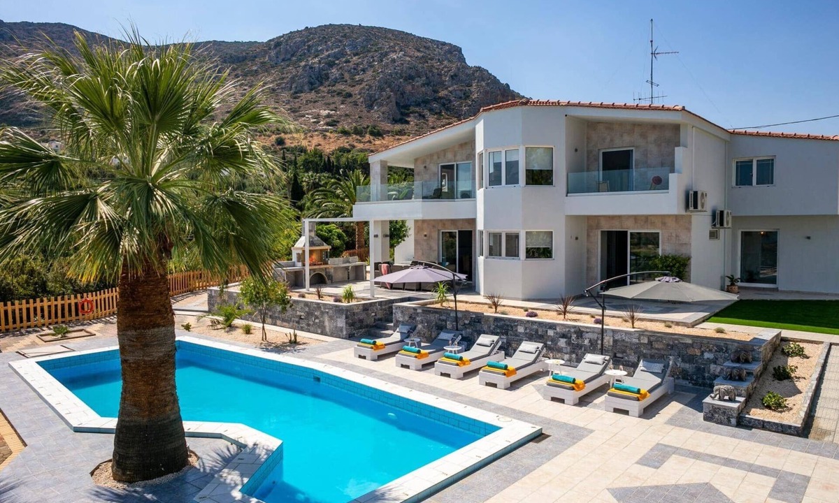 Old Hersonissos Villa | Villa Monroe by Villa Plus