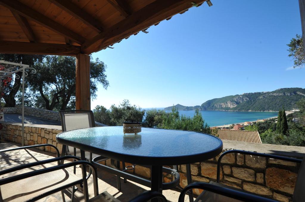 Agios Georgios Pagon House | Villa Theodora View Apartments Zeys
