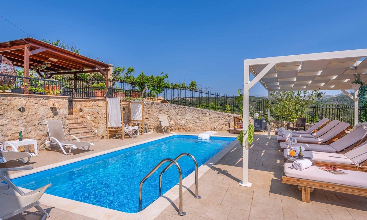 Monopari Villa | Villa Tresor - Six Bedroom Villa, Sleeps 11