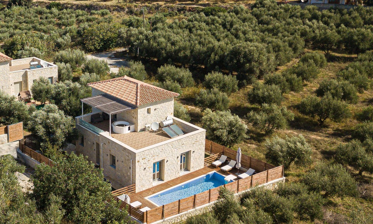 Asteri Villa | Villa Vera - 3 bedroom villa, 3 bathrooms, with heated pool and outdoor jacuzzi
