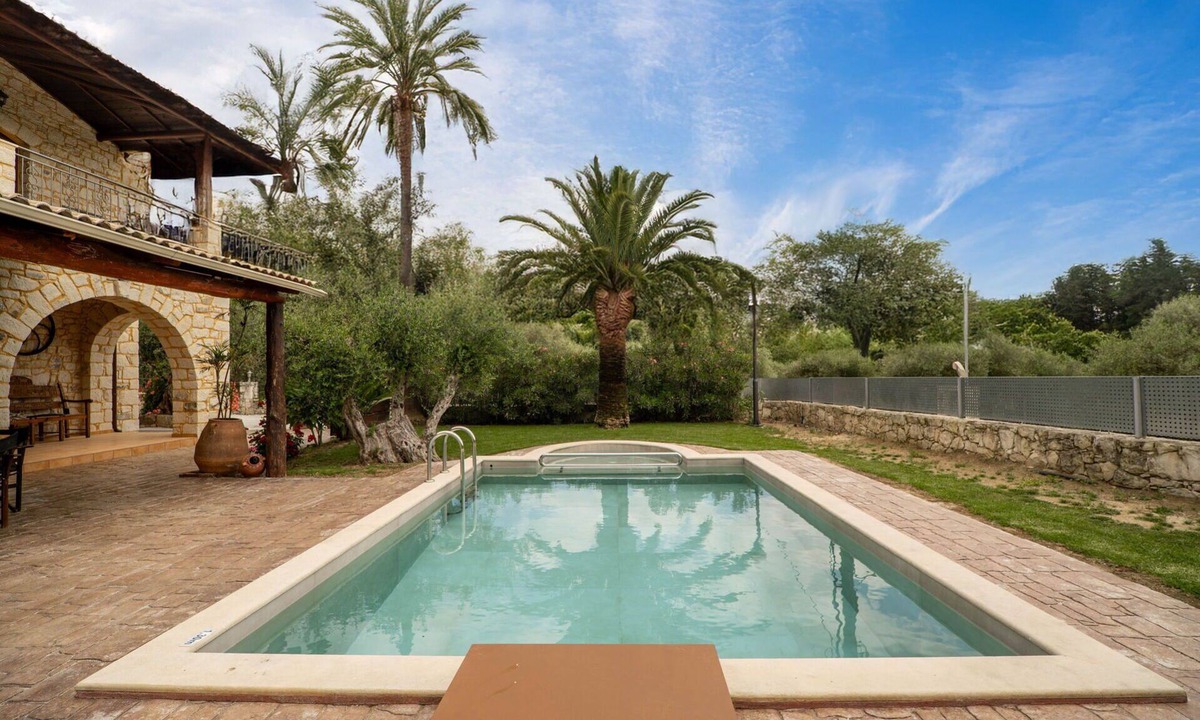Apokoronas Villa | Villa Vrisses - Villa Rental on the Island of Crete