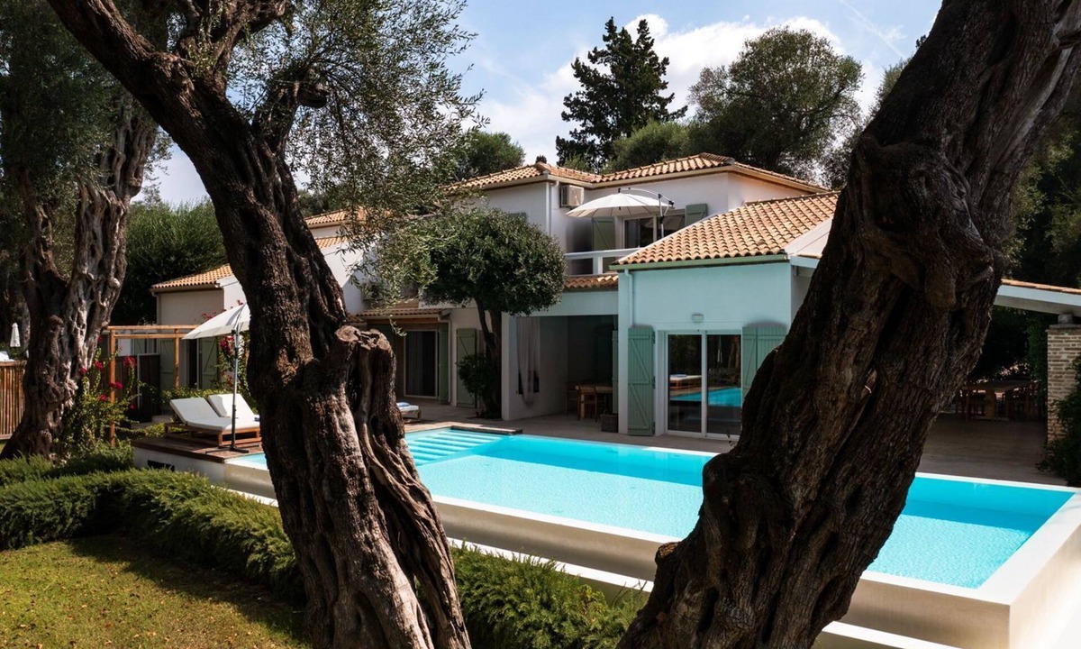 Molos Villa | Villa Zuri - Five Bedroom Villa, Sleeps 12