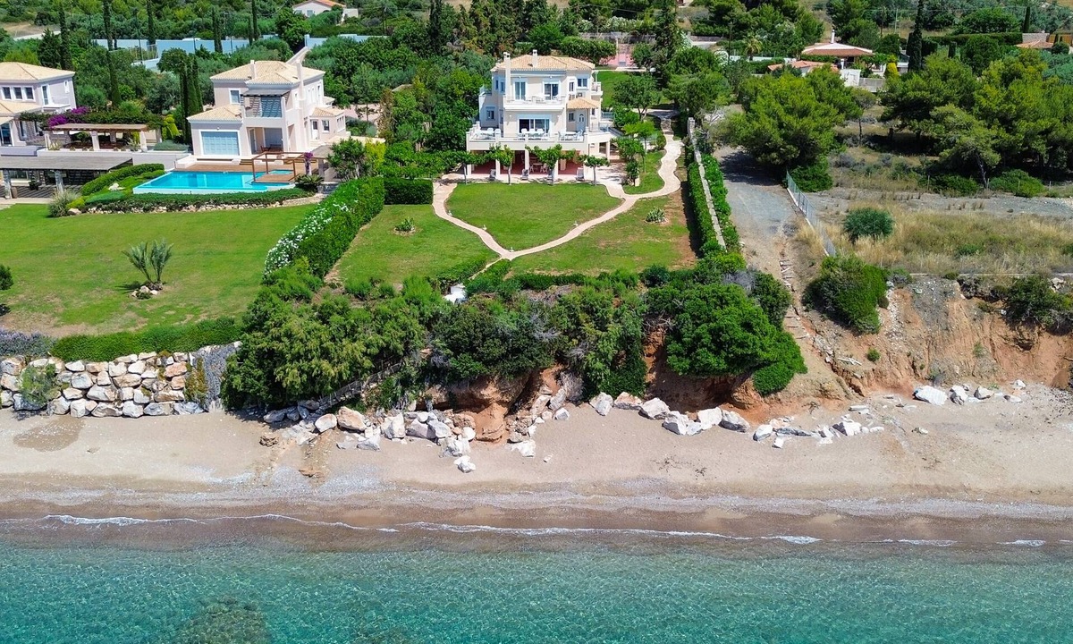 Ermionida Villa | Waterfront 5BR Villa near Porto Heli