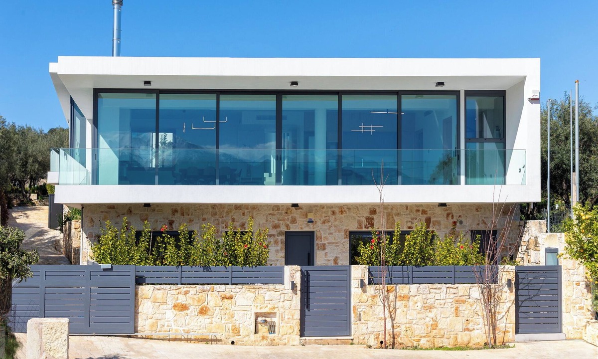 Megala Chorafia Villa | White View Villa by Alex – Your Dream Holiday in the Heart of Crete