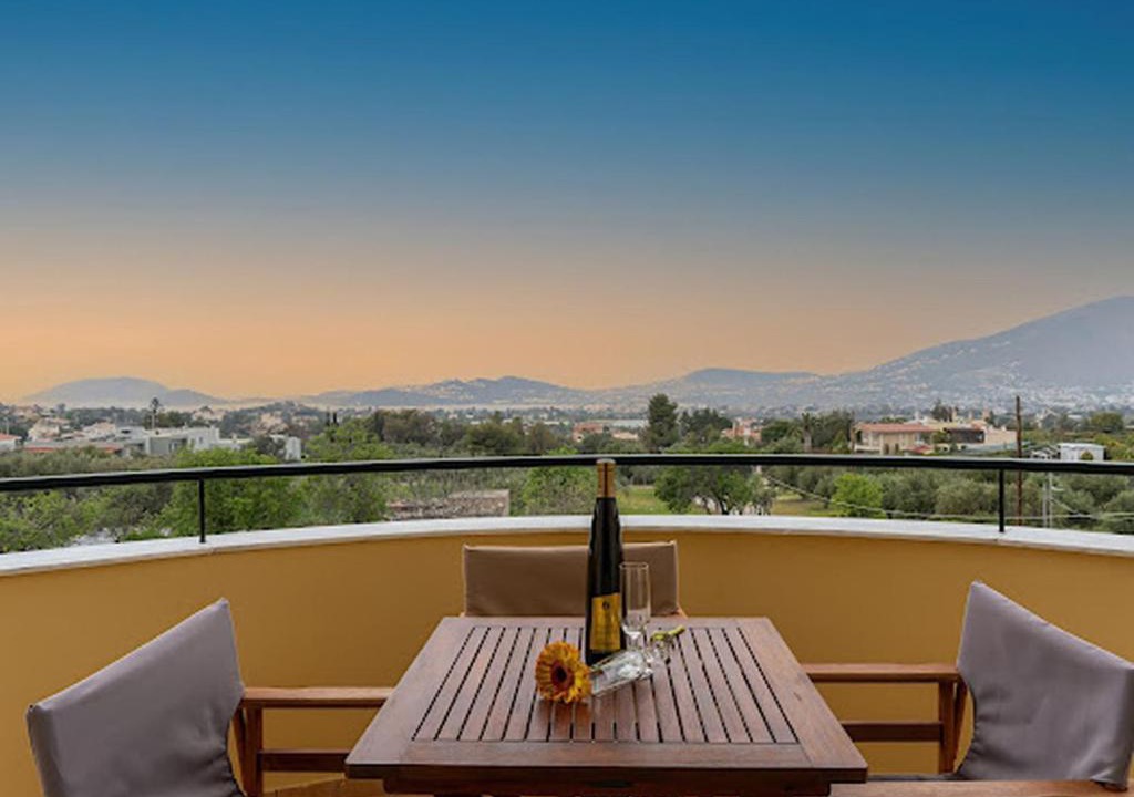 Palaia Fokaia Apartment | Yellow house