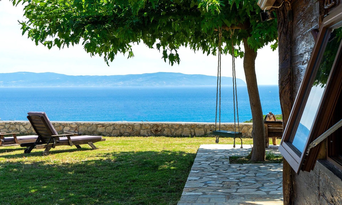 Ratzakli Cottage | Your Dream Getaway Awaits in a Wooden House with Breathtaking Views