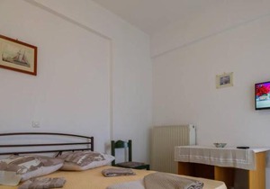 Ρήγας: Όμορφα στο Μεσολόγγι, Διαμέρισμα Β2