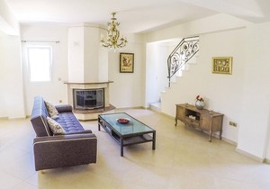 4 bedroom accommodation in Diakopto