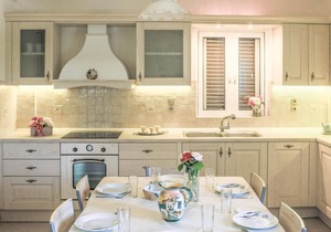 4 bedroom accommodation in Diakopto