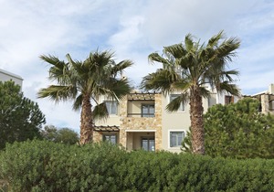 4 Bedroom Villa with Sea View and Pool Access