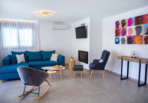A private and calm Villa for 4ppl with all the comforts 400m from the beach!