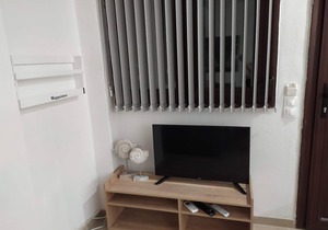 Anchors Aweigh 50m From The Sea