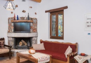 ARADENA TRADITIONAL House 4