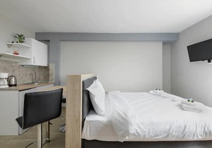 Caravanserai Studio 11