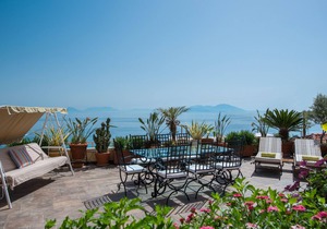 Diamante beachfront suite A