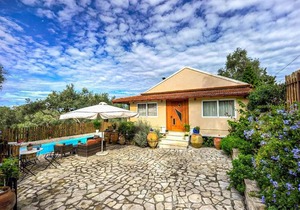 Dimitris Cottage - Two Bedroom Villa, Sleeps 4