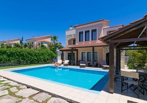 Ekklisies Tria: Large Private Pool, A/C, WiFi